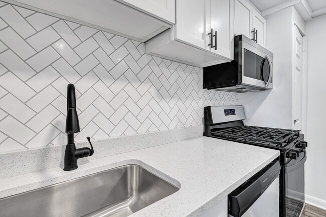 Avalon Townhomes in Hampton, VA - Foto de edificio - Building Photo