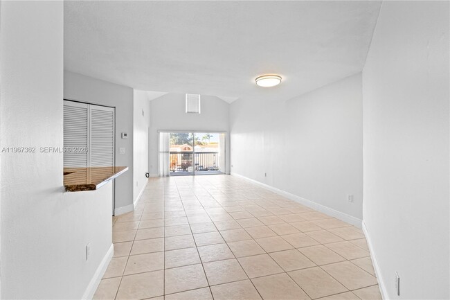 6292 NW 186th St in Hialeah, FL - Building Photo - Building Photo