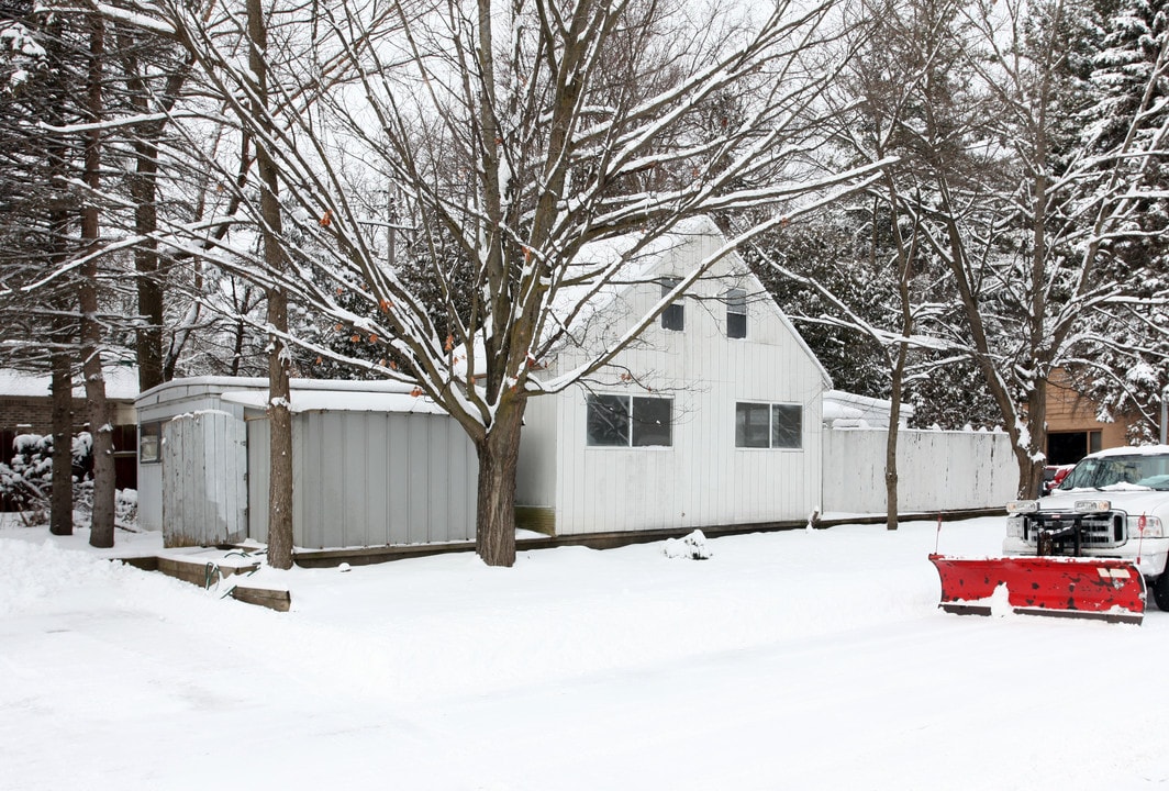 Winslow Mobile Home Park in Okemos, MI - Building Photo