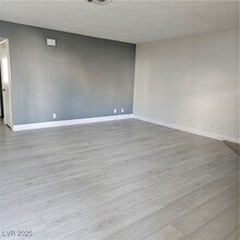 1404 Oak Rock Dr in Las Vegas, NV - Building Photo - Building Photo