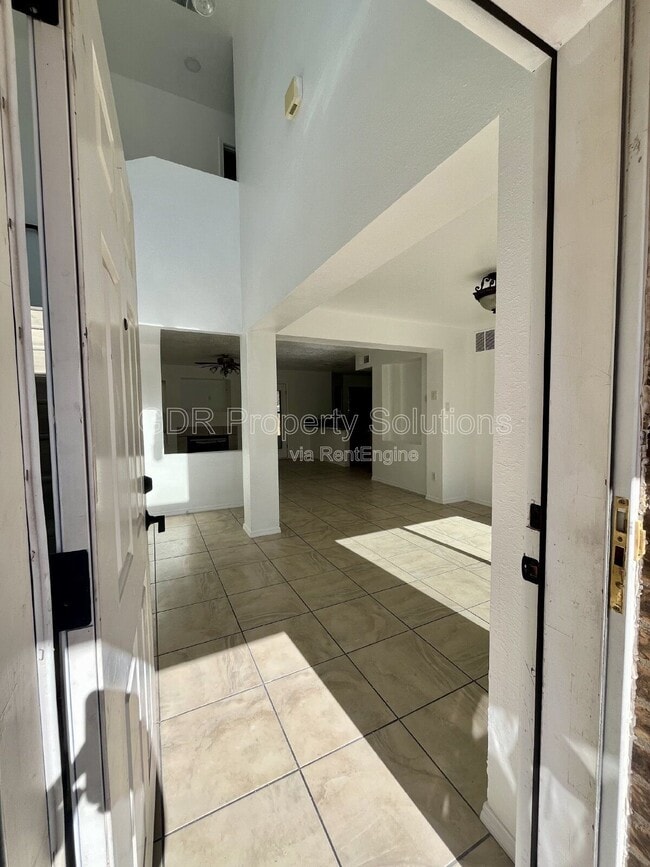 8123 Waterbury Pl NW in Albuquerque, NM - Building Photo - Building Photo