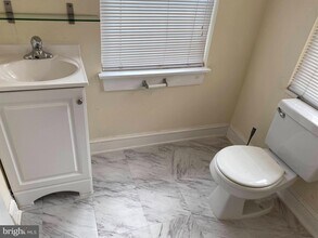 229 S Ann St-Unit -APT. B in Baltimore, MD - Building Photo - Building Photo