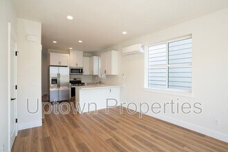 7766 SW Bonita Rd in Tigard, OR - Foto de edificio - Building Photo
