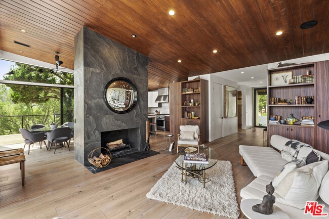 2652 Byron Pl in Los Angeles, CA - Building Photo - Building Photo