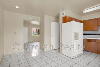 4312 Lynnann in Las Vegas, NV - Foto de edificio - Building Photo