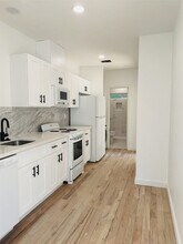 1235 W Gray St, Unit 4 in Houston, TX - Building Photo - Building Photo