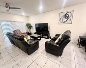 4814 Coral Castle Dr. in Kissimmee, FL - Building Photo - Building Photo