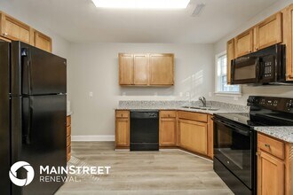 2831 Camborne St in Greensboro, NC - Foto de edificio - Building Photo