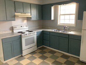 1619 Eastwood Ave in Greensboro, NC - Building Photo - Building Photo