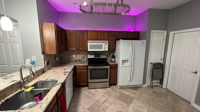 4219 Key Thatch Dr in Tampa, FL - Building Photo - Building Photo
