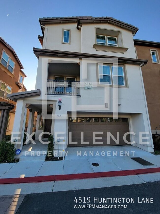 property at 4519 Huntington Ln