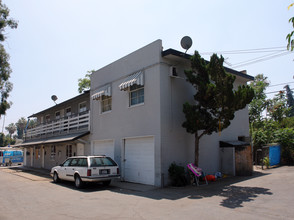 3825-3843 Sedgewick Ave in Riverside, CA - Foto de edificio - Building Photo