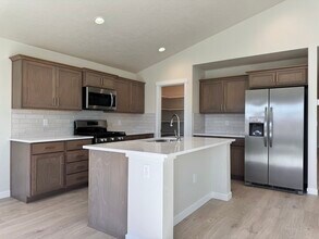 7565 E Edison St in Nampa, ID - Building Photo - Building Photo