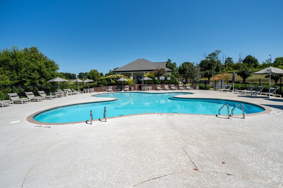 Smoky Crossing Apartment Homes in Seymour, TN - Foto de edificio