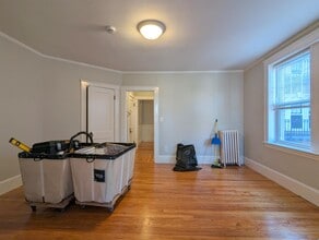 153 Summer St, Unit 309 in Somerville, MA - Building Photo - Building Photo