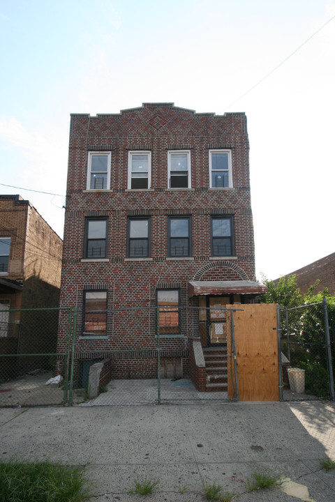 209 Atkins Ave in Brooklyn, NY - Foto de edificio