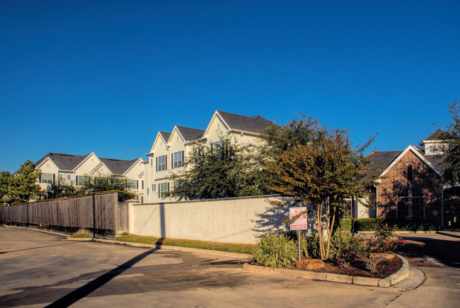 Piney Point Place Townhomes in Houston, TX - Building Photo - Building Photo