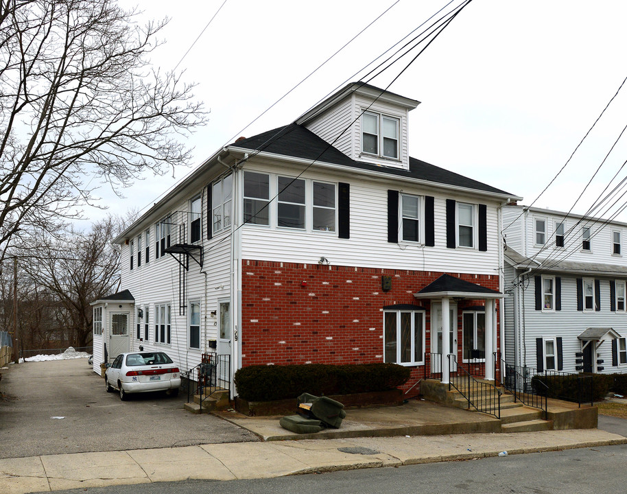 89 Manchester St in West Warwick, RI - Building Photo