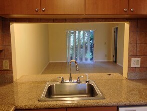 821 NW 103rd Terrace in Pembroke Pines, FL - Building Photo - Building Photo