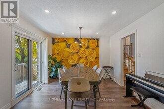 17 Beckett Ave. in East Gwillimbury, ON - Building Photo - Building Photo