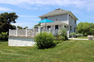 351 Barlows Landing Rd in Bourne, MA - Building Photo - Building Photo