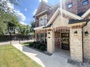 306 Brothers Blvd in Red Oak, TX - Building Photo - Building Photo