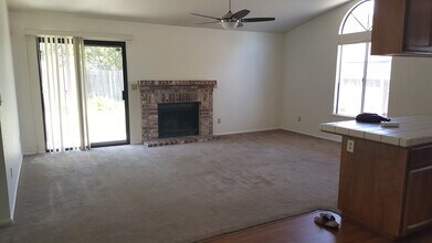 7644 Ambrose Way in Sacramento, CA - Building Photo - Building Photo