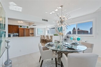 9051 Gulf Shore Dr in Naples, FL - Building Photo - Building Photo