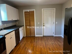 62 Fern St in Bangor, ME - Building Photo - Building Photo
