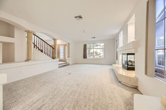 7668 Gossamer Wind St in Las Vegas, NV - Building Photo - Building Photo