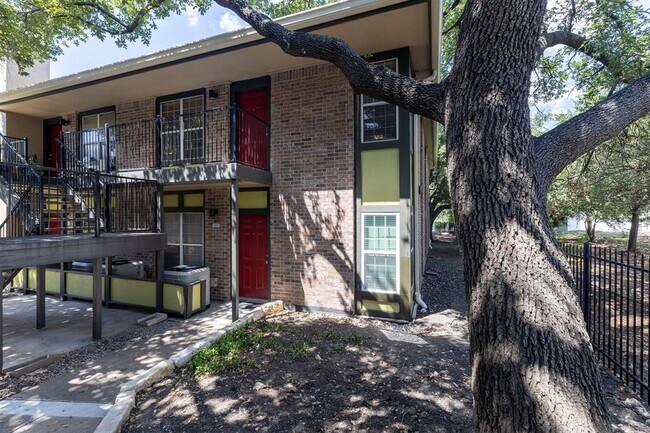 property at 7685 Northcross Dr