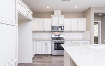 10850 Braden Way in Fresno, CA - Building Photo - Building Photo