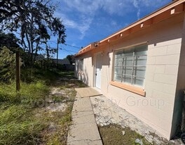 710 N Grove St in Eustis, FL - Building Photo
