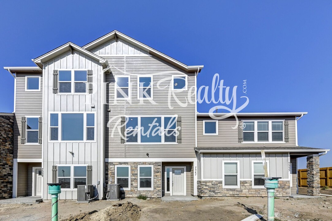 7547 Johnsontown Heights in Colorado Springs, CO - Foto de edificio