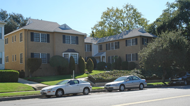 932 N Verdugo Rd in Glendale, CA - Foto de edificio - Building Photo