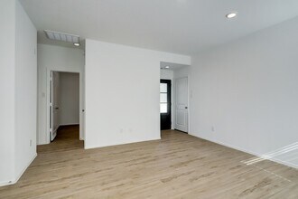 18916 Caney Frst Dr in Roman Forest, TX - Building Photo - Building Photo