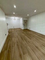 13705 SW 91st Ct, Unit 23-1 in Miami, FL - Building Photo