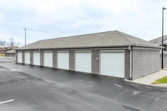 Independence Village in La Grange, KY - Foto de edificio - Building Photo