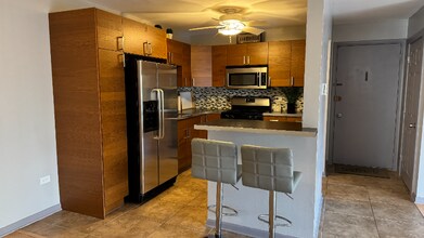 9-S125 Lake Dr in Willowbrook, IL - Building Photo - Building Photo