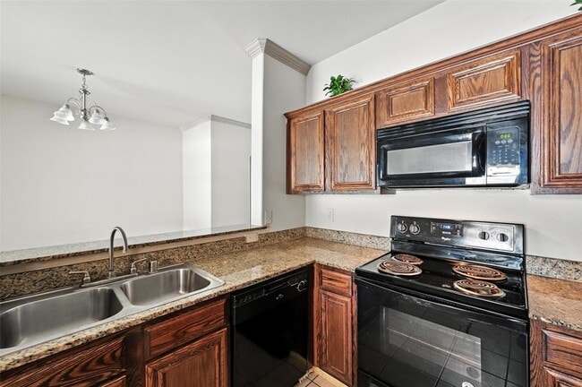 2353 Homewood Ln in Grand Prairie, TX - Foto de edificio - Building Photo