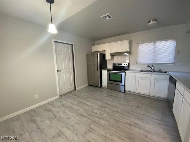 5215 Gray Ln in Las Vegas, NV - Building Photo - Building Photo