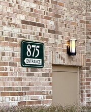 875 GreenView Ct in Rochester Hills, MI - Building Photo - Building Photo