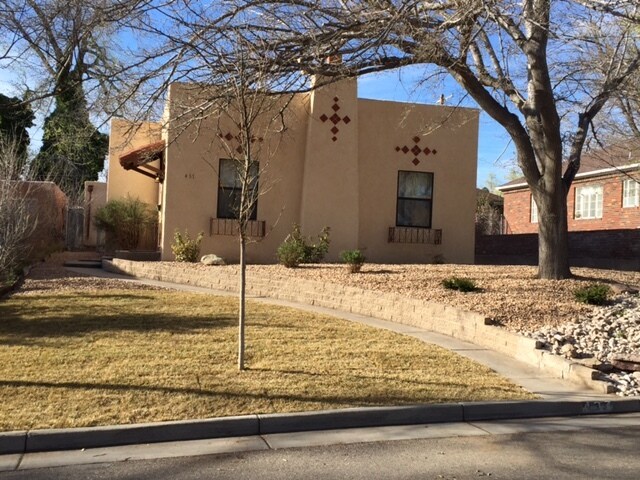 437 Maple St NE in Albuquerque, NM - Building Photo