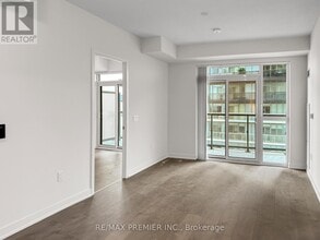38 Annie Craig Dr in Toronto, ON - Building Photo - Building Photo
