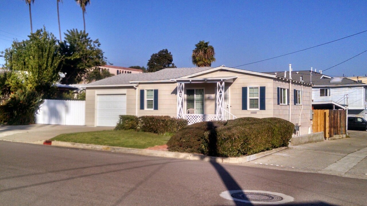 4677 Morrell St in San Diego, CA - Building Photo