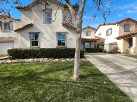 2724 Bertolani Cir in Elk Grove, CA - Building Photo