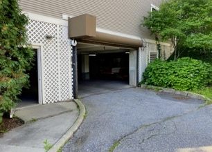 160 Wiley Rd, Unit 302 in Colchester, VT - Building Photo - Building Photo