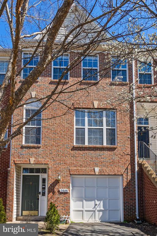 2505 James Madison Cir in Herndon, VA - Building Photo - Building Photo