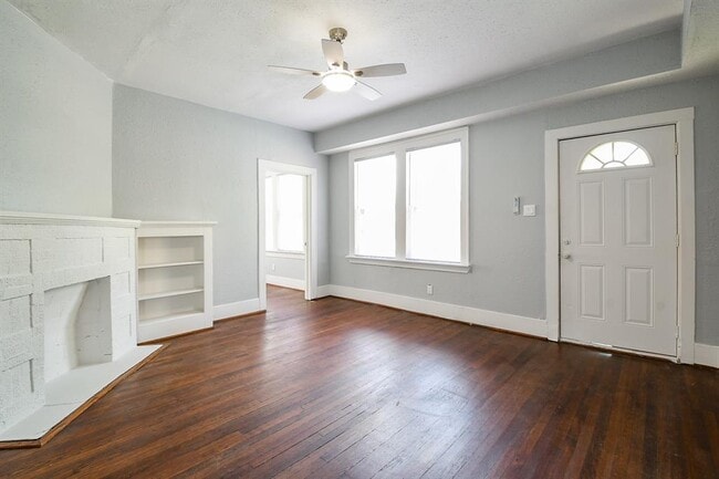 property at 3015 Isabella St