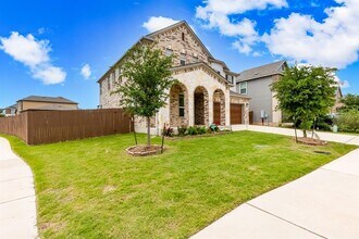1729 Stringer Pass in Leander, TX - Foto de edificio - Building Photo